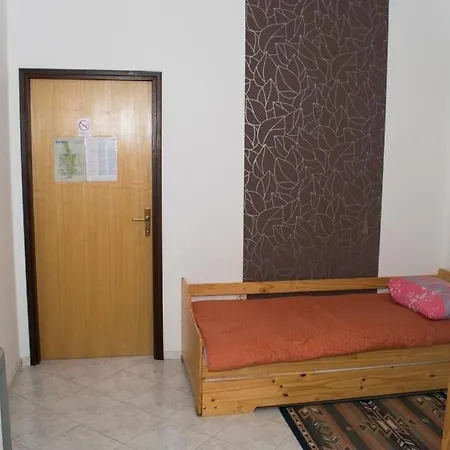 In With Balcony, Air Conditioning, Wifi, Washing Machine *