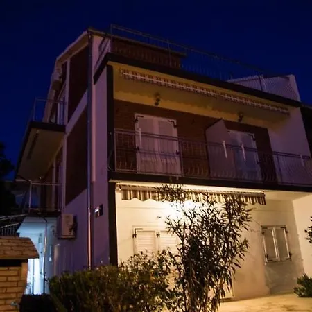 In With Balcony, Air Conditioning, Wifi, Washing Machine Vodice
